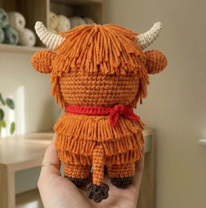Highland Cow Crochet Pattern, Shaggy Amigurumi Calf with Heart Bandana (PDF Pattern, ENG/DE )